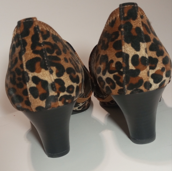 Array Suede Leopard Mary Jane Pumps SZ 7.5M - Picture 3 of 10